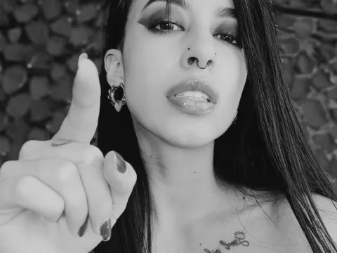Have a live chat with webcam model CarolMer