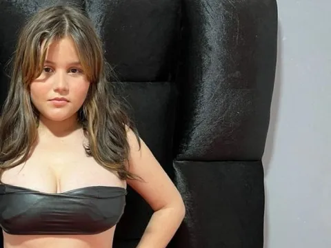 webcam show model ZoeLourdes